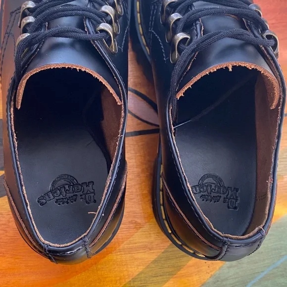 Dr. Martens Leona Smooth Leather Lo Platform Women’s Size 6 - Picture 11 of 16